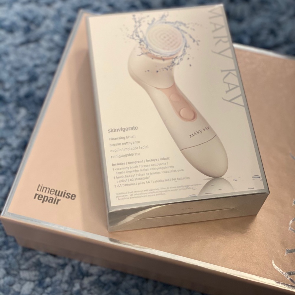 Mary Kay Timewise Repair and Cleansing Brush